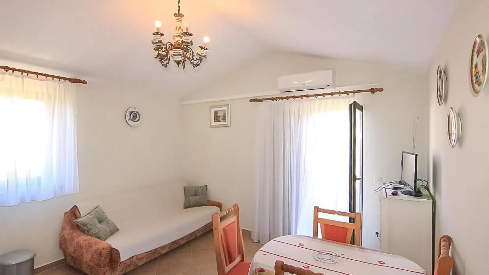 1 Bedroom Cozy Apartment In Nin